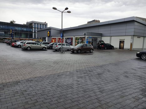 Lidl Kraków Piastów 63-4