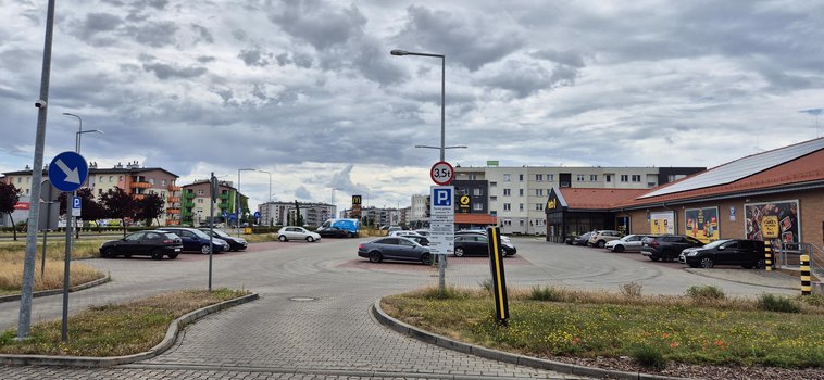 Netto Oława ul. Iwaszkiewicza 147-4