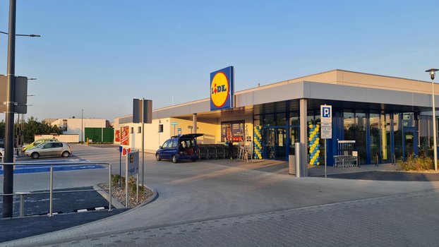 Lidl Dąbrówka ul. Różany Zakątek 23-5