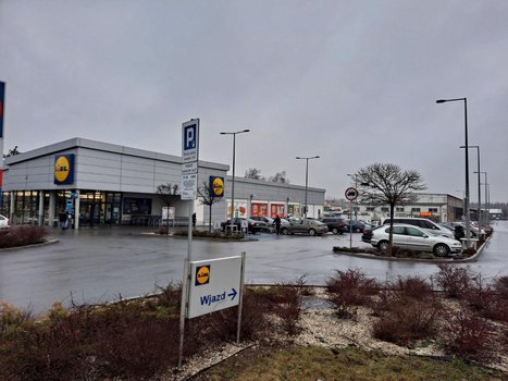 Lidl Piotrków Tryb. ul. Sulejowska 43-1