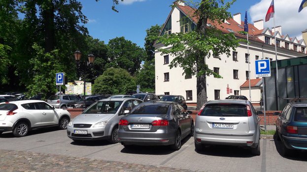 Urząd Gminy i Starostwo Powiatowe w Chojnicach-2