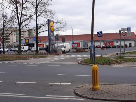 Lidl Warszawa ul. Josepha Conrada 1a-3