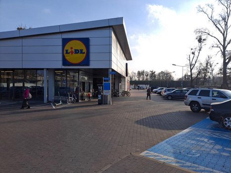 Lidl Warszawa ul. Księcia Bolesława 1a-4