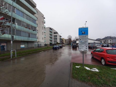 Biedronka Marki ul. Bandurskiego 20b-1