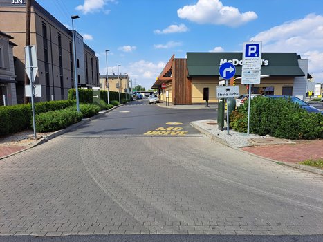 McDonald’s Poznań ul. Rzeczna 2-1