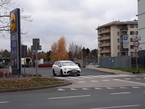 Lidl Warszawa ul. Josepha Conrada 1a-4