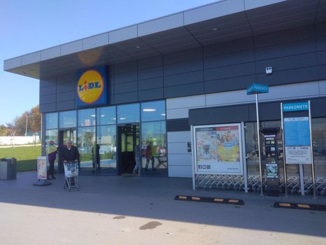 Lidl Kraków ul. Czerwone Maki 33-4