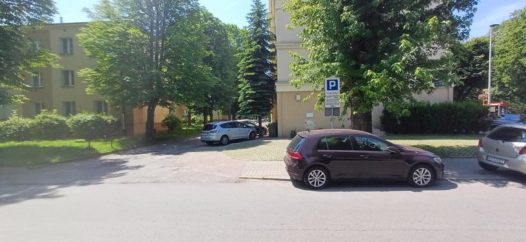 Hotel Iskra Rzeszów ul. Dąbrowskiego 75-1