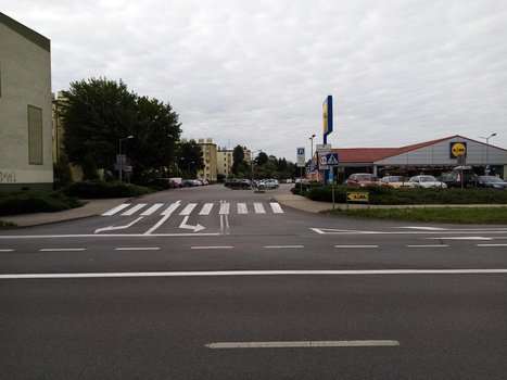 Lidl Tarnów ul. Szujskiego 42-3