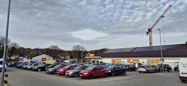 Biedronka Jelenia Góra ul. Sobieskiego 58-3