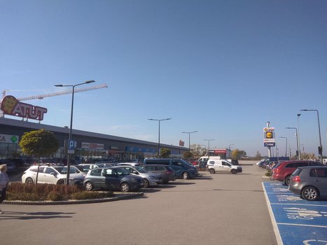 Lidl Kraków ul. Czerwone Maki 33-2